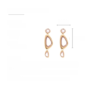 Detailed size chart of acrylic triangle drop earrings with dimensions 9.5cm by 2.8cm