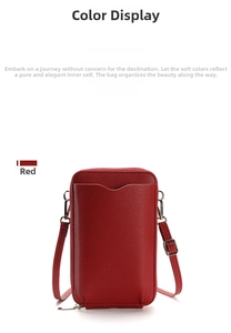 Detalle del bolso rojo para móvil en piel con patrón de lichi y cremalleras de plata