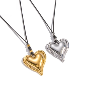 Colliers à pendentif cœur minimalistes en or et argent avec cordon noir élégant
