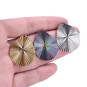 Pendentifs goutte en acier inoxydable 304 doré, argenté et arc-en-ciel pour bijoux