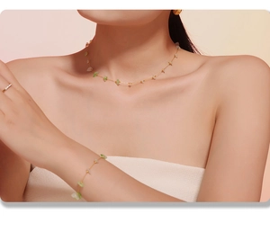 French style gold-plated necklace and bracelet set with green and white natural stone chips
