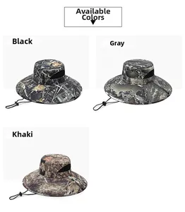 Dettaglio dei cappelli mimetici in nero, grigio e kaki con fori di ventilazione