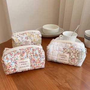 Floral Quilted Cotton Cosmetic Bag Travel Toiletry Organizer Zipper Pouch Fresh Pastoral Style Handheld Makeup Storage