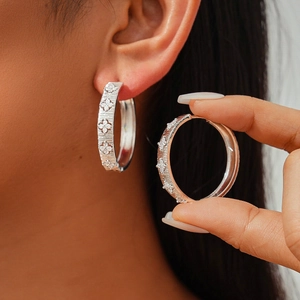 18k gold plated silver hoop earrings with zircon floral pattern and vertical texture