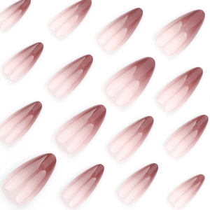 Faux ongles amande courts dégradé marron Maillard français avec finition brillante
