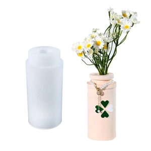 DIY four-leaf clover resin cylinder vase silicone mold with finished floral vessel