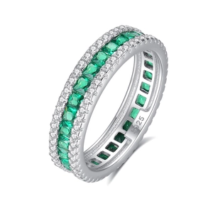 Anello in argento S925 con gemma verde quadrata e doppia fila di diamanti bianchi