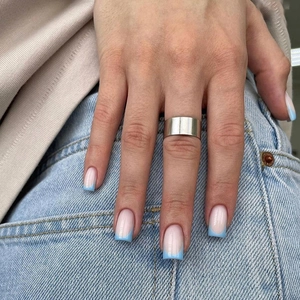 French Tip Press On Nails Light Blue Edge Nude Pink Square Shape Removable Manicure For Women Girls DIY Nail Art Elegant Style