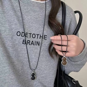 New Chinese Style Gourd Pendant Necklace Long Sweater Chain Resin Leather Texture In Alloy Frame Minimalist Jewelry For Women