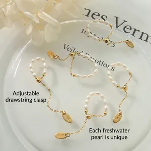 Bague chaîne réglable en or 18 carats avec perles d'eau douce naturelles et fermoir coulissant