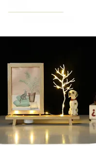 Cadre photo rotatif en bois avec lampe LED arbre et figurine de chien en céramique