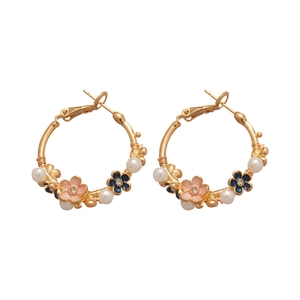 Elegant gold hoop earrings with pink blue oil-dripping flowers and white pearls
