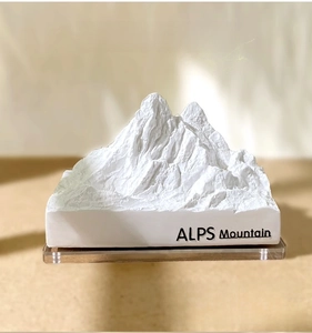 Vue détaillée du diffuseur en plâtre des Alpes avec un socle en acrylique épais