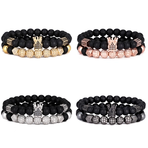 Détails de bracelets en perles avec couronnes en zircon en or, argent et noir