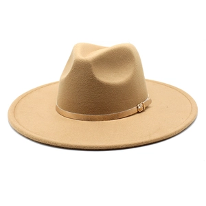 Elegant 9.5cm wide brim wool felt jazz hat with a gold buckle strap in camel color