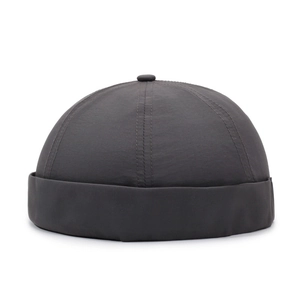 Minimalist dark gray brimless docker cap in quick-dry fabric for a street hip-hop style