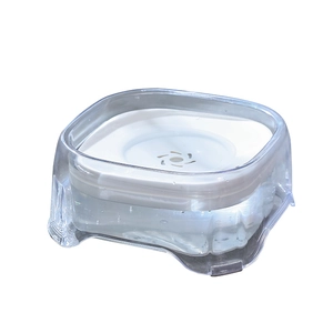 Transparent splash-proof pet water bowl with white floating disk for cats and dogs