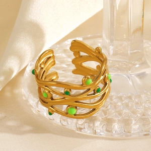 Anello aperto incrociato in titanio placcato oro 18K con smalto verde e design a rami