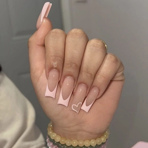 Damen Extra Lange Coffin Künstliche Nägel Weiß Rosa Französische Spitze Herz Design Glänzende Fake Nails Mit Geleekleber