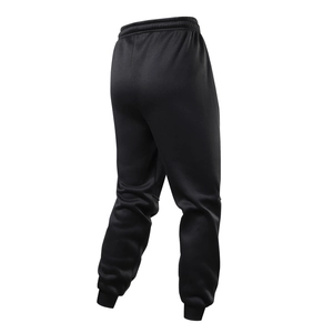 Dettaglio dei joggers neri da uomo con elastico in vita e polsini a costine aderenti