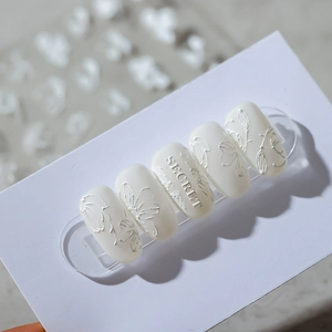 3D-Blumen-Prägung Nagelaufkleber mit SECRET-Schrift auf weißer matter Basis, 5er-Set