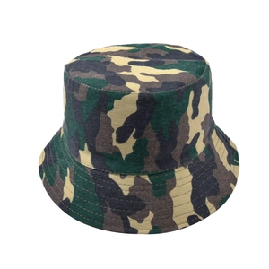 Chapeau bob à motif camouflage forêt avec large bord et haut plat pour protection solaire