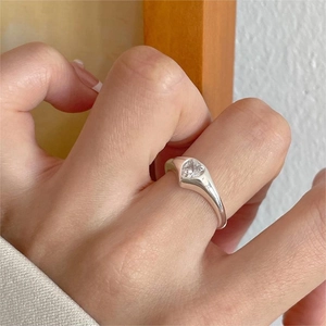 Minimalist 925 sterling silver open ring with a sparkling heart-shaped zircon stone