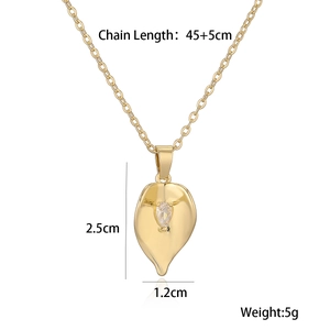Leaf pendant necklace dimensions showing 45+5cm chain and 2.5cm gold leaf size