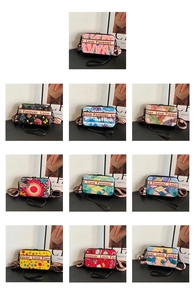 Collage de trousses de maquillage matelassées en neuf motifs colorés avec sangles Love Forever