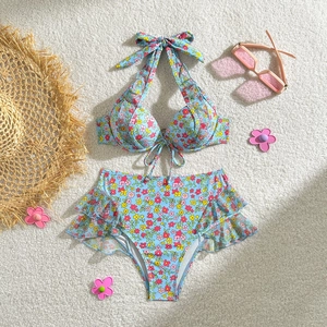 Bikini taille haute à imprimé fleuri avec haut licou et bas à fleurs bleues à volants