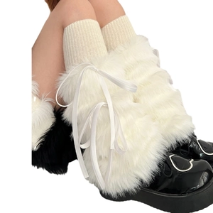 Jambières blanches en fausse fourrure avec rubans pour un style de mode hivernal Y2K