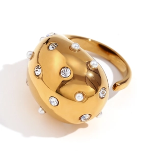 Polished 18K gold teardrop open ring featuring white pearls and sparkling zircons