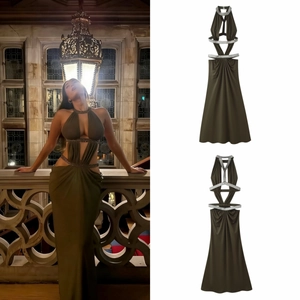 Sexy Halfter Maxi Kleid Ärmellos Ausschnitt Rückenfrei Satin Abendparty Gown Mit Silbernem Strassbesatz Für Damen