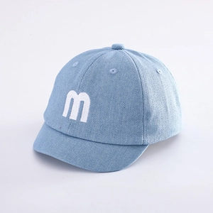 Light blue denim short brim baseball cap with white letter m embroidery for kids