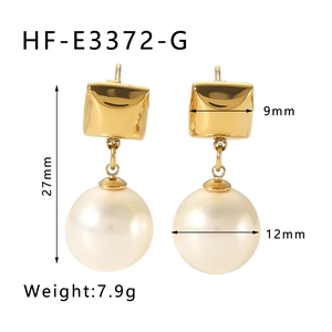 Detail view of 18K gold plated geometric earrings with white pearls and dimensions