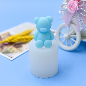 Cute bear silicone mold for DIY scented candles and aromatherapy plaster ornaments