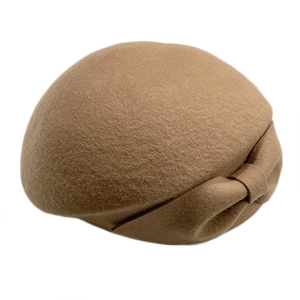 Elegant camel wool beret with bow decoration for women, stylish autumn winter headwear