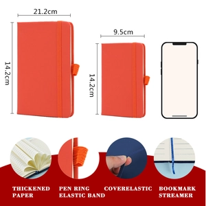 Taccuino A5 arancione con fascia elastica e portapenna, vista di confronto taglie