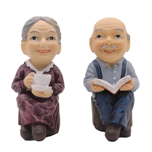 Statuine in resina di coppia anziana nordica, regalo per matrimonio o anniversario