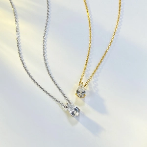 Pear-shaped water drop pendant necklace in silver and gold finishes with zircon stone