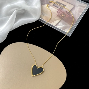 Minimalist 18K gold plated heart pendant necklace with black enamel inlay for women