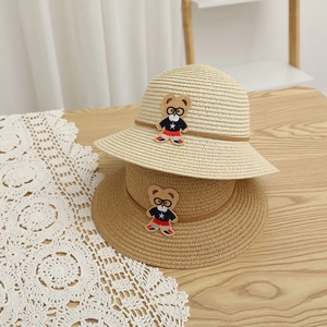 Kids wide brim straw sun hats with cute bear patches in beige and khaki colors