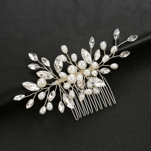 Elegante pettine da sposa con perle bianche e cristalli scintillanti su filo d'argento