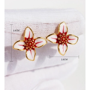 White and red enamel flower stud earrings with gold edges, 1.6cm diameter size display
