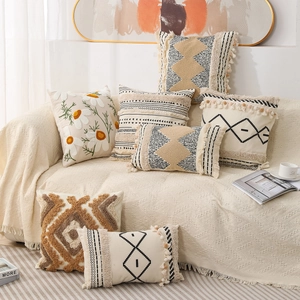 Bohemia Tufted Cotton Linen Decorative Pillow Covers With Tassels Pom Poms Embroidery Geometric Pattern For Sofa Couch