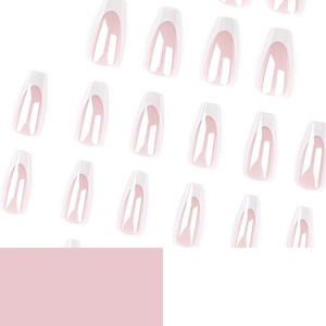 Faux ongles French manucure cercueil long en rose nude et blanc avec finition brillante