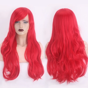 Vistas detalladas frontal y trasera de la peluca de cosplay roja ondulada de 70 cm