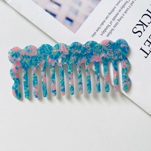 Chic blue and pink marble pattern cellulose acetate hair comb with wavy top edge