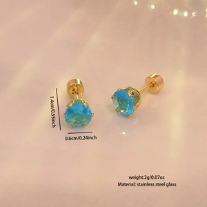 Détails et dimensions des boucles d'oreilles en zircon bleu et acier doré inoxydable