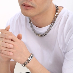 Ensemble collier et bracelet à maillons cubains en acier titane argenté pour hommes